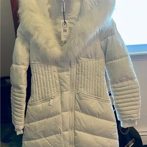 NWT NOIZE puffer coat with cinched waist
Tried on once
Originally 178$